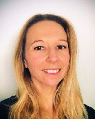 Portrait de Coralie Lardier, co-fondatrice de LL PRESTATIONS